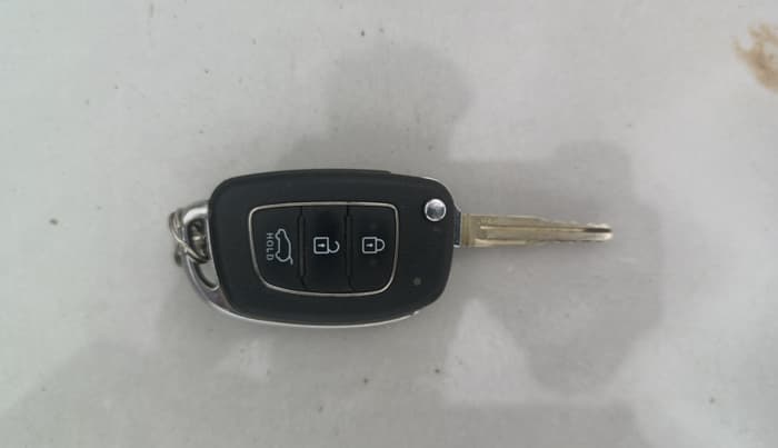 2021 Hyundai VENUE S 1.2, Petrol, Manual, 55,588 km, Key Close Up
