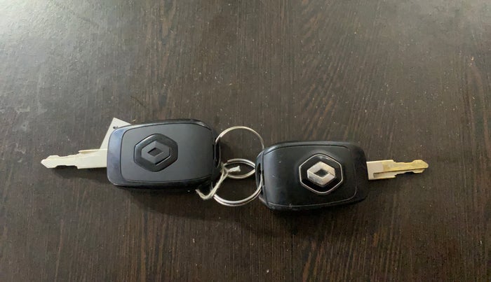 2022 Renault Kwid RXL 1.0 (O), Petrol, Manual, 15,884 km, Key Close Up