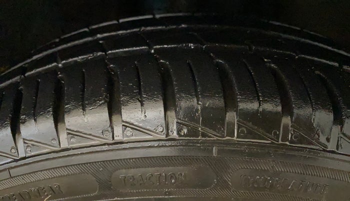 2022 Renault Kwid RXL 1.0 (O), Petrol, Manual, 15,884 km, Right Front Tyre Tread