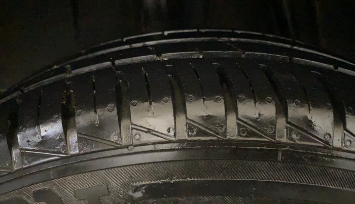 2022 Renault Kwid RXL 1.0 (O), Petrol, Manual, 15,884 km, Right Rear Tyre Tread