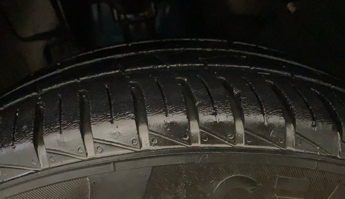 2022 Renault Kwid RXL 1.0 (O), Petrol, Manual, 15,884 km, Left Front Tyre Tread