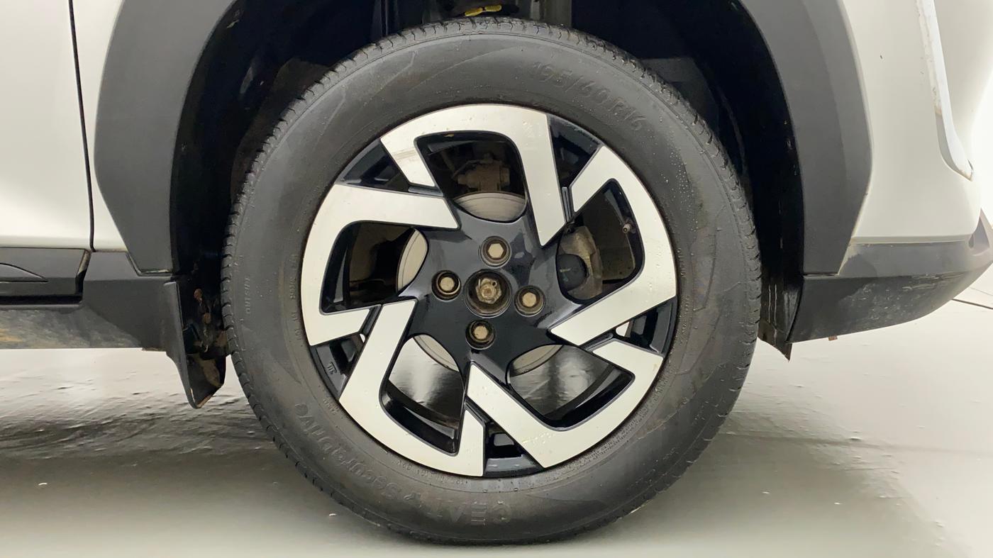 2022 Nissan MAGNITE XE, Petrol, Manual, 15,031 km, Right Front Wheel
