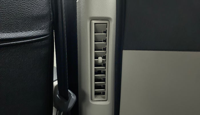 2022 Renault TRIBER RXZ DUAL TONE, Petrol, Manual, 6,965 km, Rear AC Vents