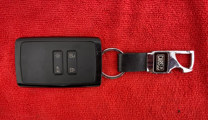 2022 Renault TRIBER RXZ DUAL TONE, Petrol, Manual, 6,965 km, Key Close Up