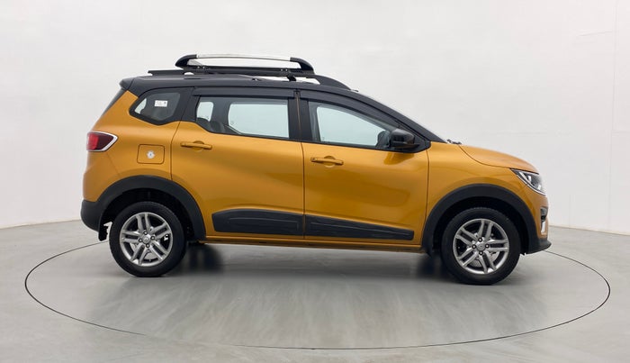 2022 Renault TRIBER RXZ DUAL TONE, Petrol, Manual, 6,965 km, Right Side View