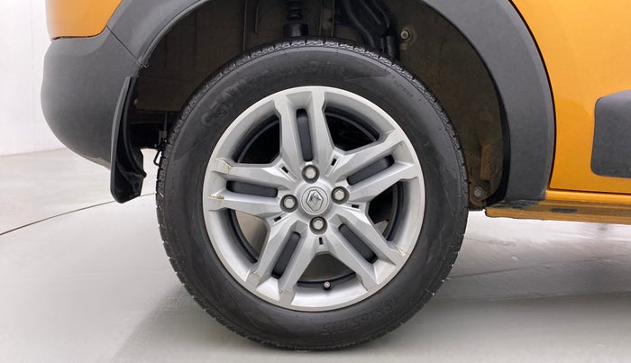 2022 Renault TRIBER RXZ DUAL TONE, Petrol, Manual, 6,965 km, Right Rear Wheel