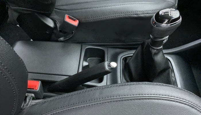 2022 Renault TRIBER RXZ DUAL TONE, Petrol, Manual, 6,965 km, Gear Lever