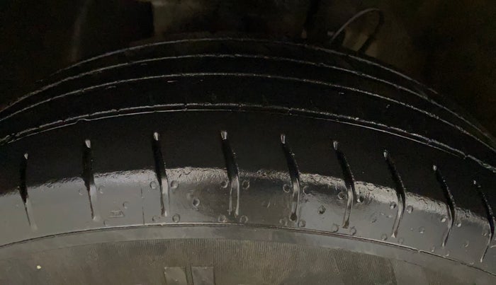 2021 Hyundai VENUE S 1.2, Petrol, Manual, 61,005 km, Left Front Tyre Tread