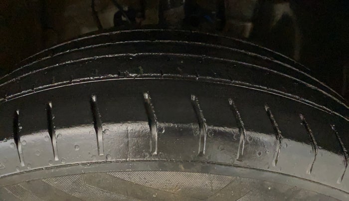 2021 Hyundai VENUE S 1.2, Petrol, Manual, 61,005 km, Right Front Tyre Tread