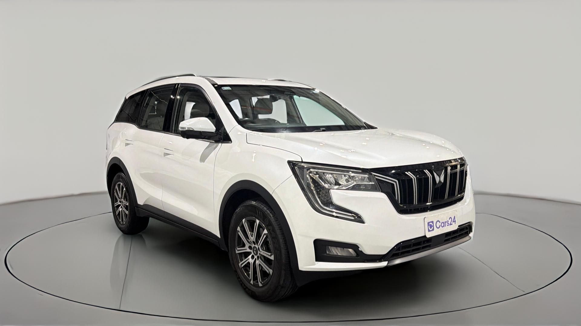 Mahindra Xuv700 image