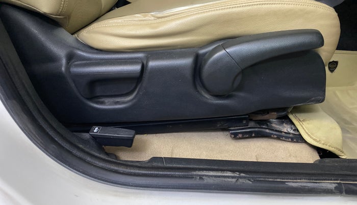 2016 Honda City 1.5L I-VTEC VX CVT, Petrol, Automatic, 67,437 km, Driver Side Adjustment Panel