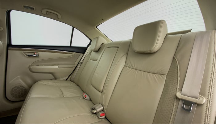 2018 Maruti Ciaz ALPHA 1.5 MT VTVT SHVS, Petrol, Manual, 30,438 km, Right Side Rear Door Cabin