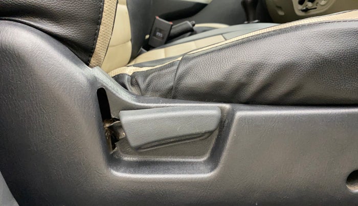 2016 Maruti Alto K10 VXI, Petrol, Manual, 68,865 km, Driver Side Adjustment Panel