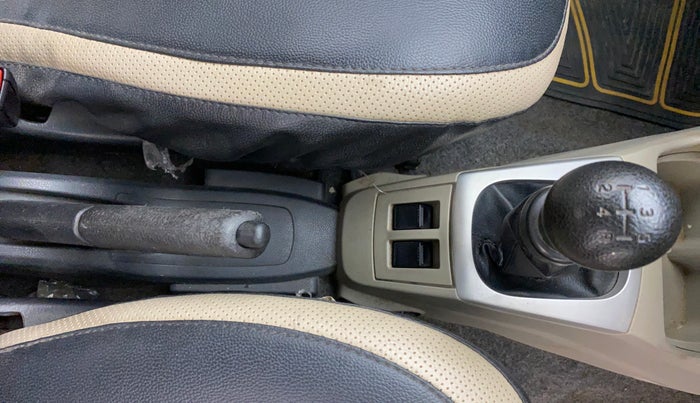 2016 Maruti Alto K10 VXI, Petrol, Manual, 68,865 km, Gear Lever