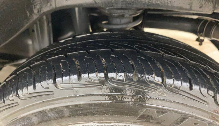 2016 Maruti Alto K10 VXI, Petrol, Manual, 68,865 km, Left Rear Tyre Tread