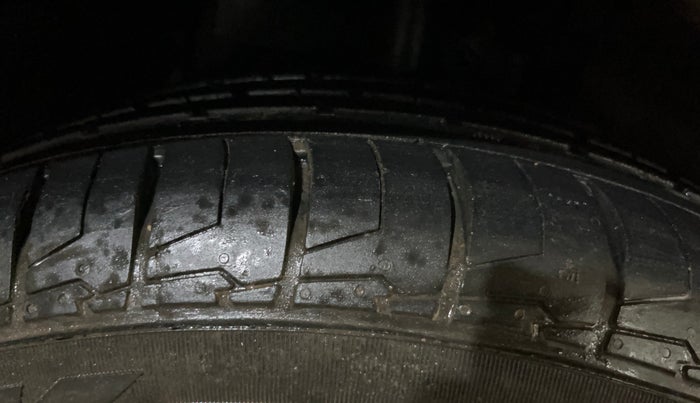 2019 Tata NEXON XZA PLUS PETROL, Petrol, Automatic, 77,122 km, Right Front Tyre Tread