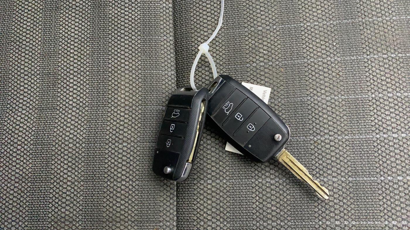 2023 KIA SONET HTK PLUS 1.2, Petrol, Manual, 46,268 km, Key Close Up