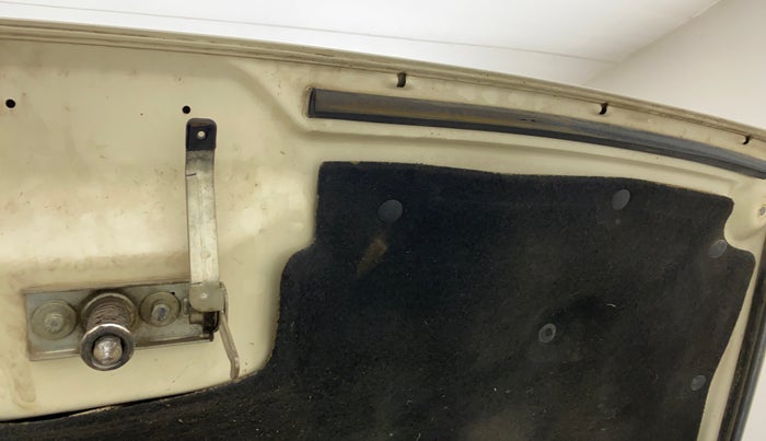 2021 Mahindra Bolero B6 (O), Diesel, Manual, 59,907 km, Bonnet (hood) - Slight discolouration