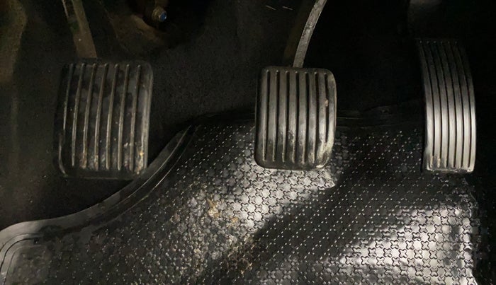 2015 Hyundai Xcent S 1.2, Petrol, Manual, 1,06,092 km, Pedals