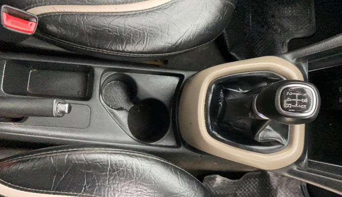 2015 Hyundai Xcent S 1.2, Petrol, Manual, 1,06,092 km, Gear Lever