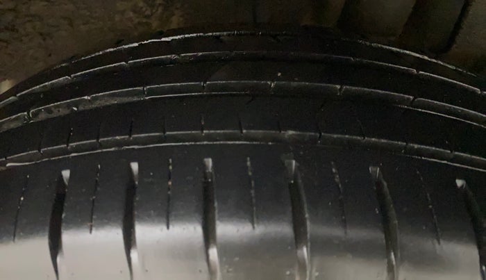 2022 Maruti Swift ZXI PLUS AMT, Petrol, Automatic, 28,024 km, Left Rear Tyre Tread