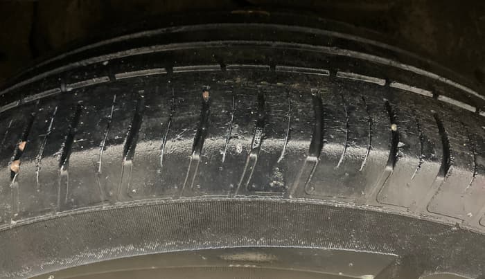 2019 Mahindra XUV500 W11 AT, Diesel, Automatic, 73,580 km, Right Rear Tyre Tread