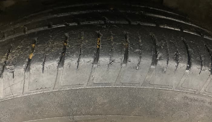 2019 Mahindra XUV500 W11 AT, Diesel, Automatic, 73,580 km, Left Front Tyre Tread