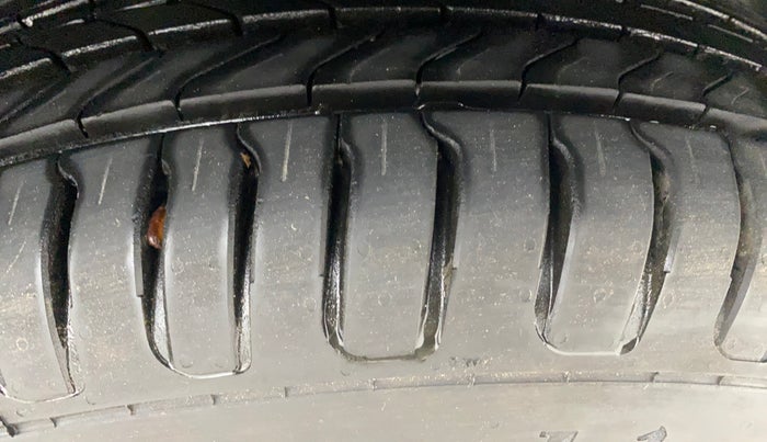 2019 Hyundai Elite i20 MAGNA PLUS 1.2, Petrol, Manual, 45,003 km, Right Front Tyre Tread