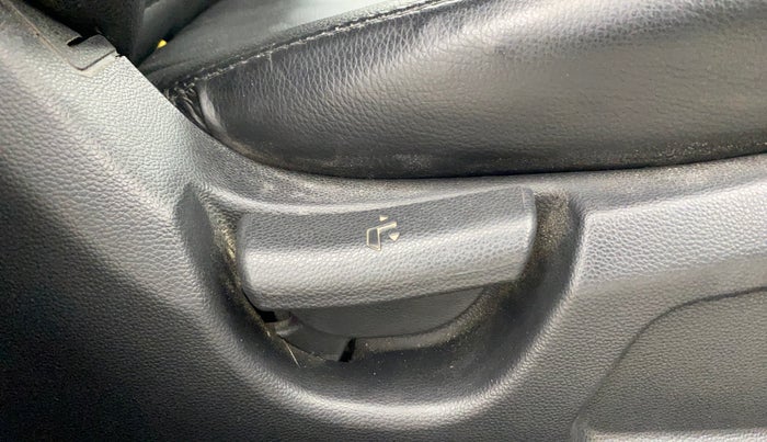 2019 Hyundai Elite i20 MAGNA PLUS 1.2, Petrol, Manual, 45,003 km, Driver Side Adjustment Panel