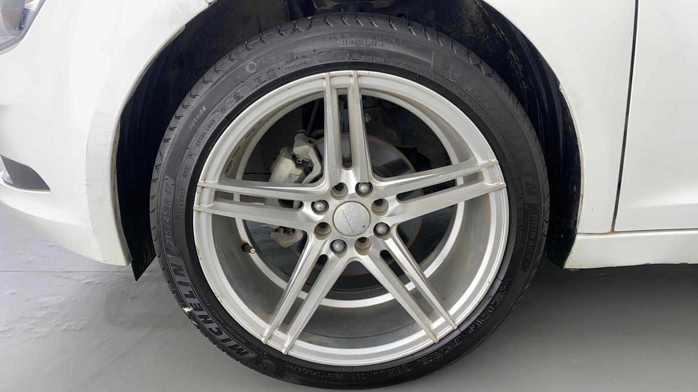 2021 Tata ALTROZ XZ 1.5 RTQ, Diesel, Manual, 33,411 km, Left Front Wheel