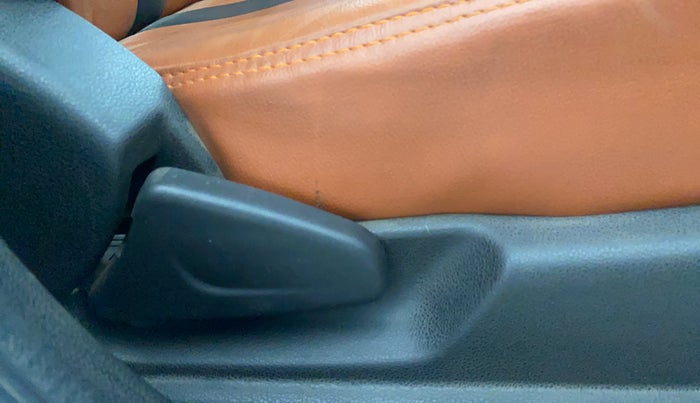 2018 Renault Kwid RXT 1.0 AMT (O), Petrol, Automatic, 47,888 km, Driver Side Adjustment Panel