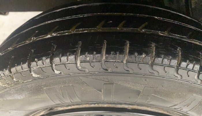 2018 Renault Kwid RXT 1.0 AMT (O), Petrol, Automatic, 47,888 km, Right Rear Tyre Tread