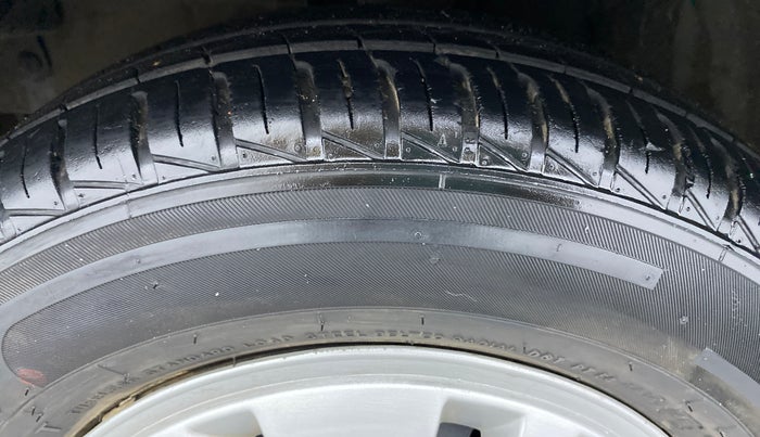 2014 Hyundai i10 SPORTZ 1.1 IRDE2, Petrol, Manual, 48,753 km, Left Front Tyre Tread