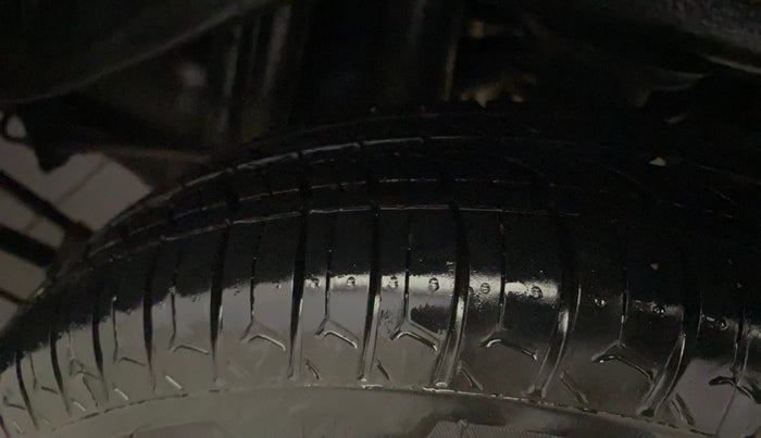 2015 Maruti Alto 800 LXI, Petrol, Manual, 60,265 km, Left Rear Tyre Tread