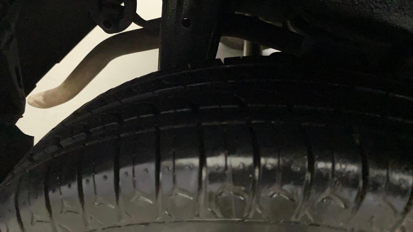 2015 Maruti Alto 800 LXI, Petrol, Manual, 60,265 km, Right Rear Tyre Tread