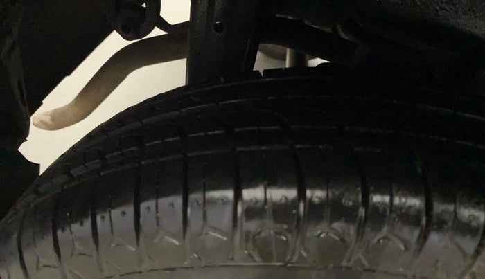 2015 Maruti Alto 800 LXI, Petrol, Manual, 60,265 km, Right Rear Tyre Tread