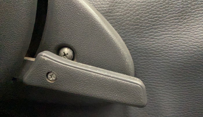 2015 Maruti Alto 800 LXI, Petrol, Manual, 60,265 km, Driver Side Adjustment Panel