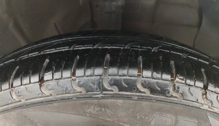 2022 Hyundai NEW SANTRO SPORTZ EXECUTIVE MT CNG, CNG, Manual, 61,834 km, Right Front Tyre Tread