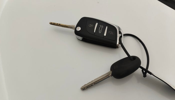 2022 Hyundai NEW SANTRO SPORTZ EXECUTIVE MT CNG, CNG, Manual, 61,834 km, Key Close Up