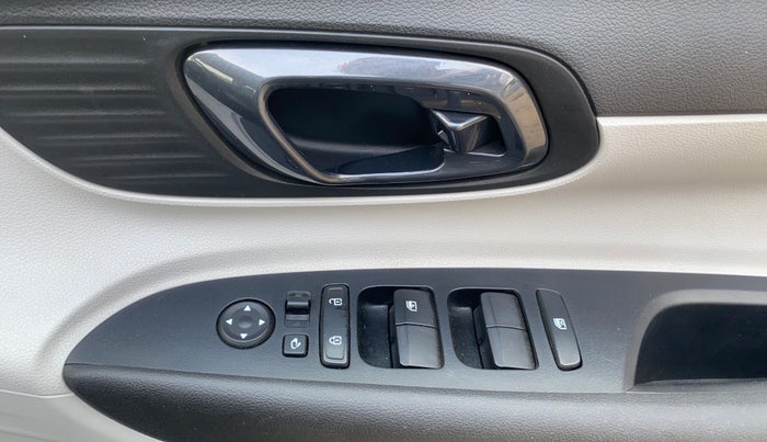 2023 Hyundai NEW I20 SPORTZ 1.2 IVT, Petrol, Automatic, 25,048 km, Driver Side Door Panels Control