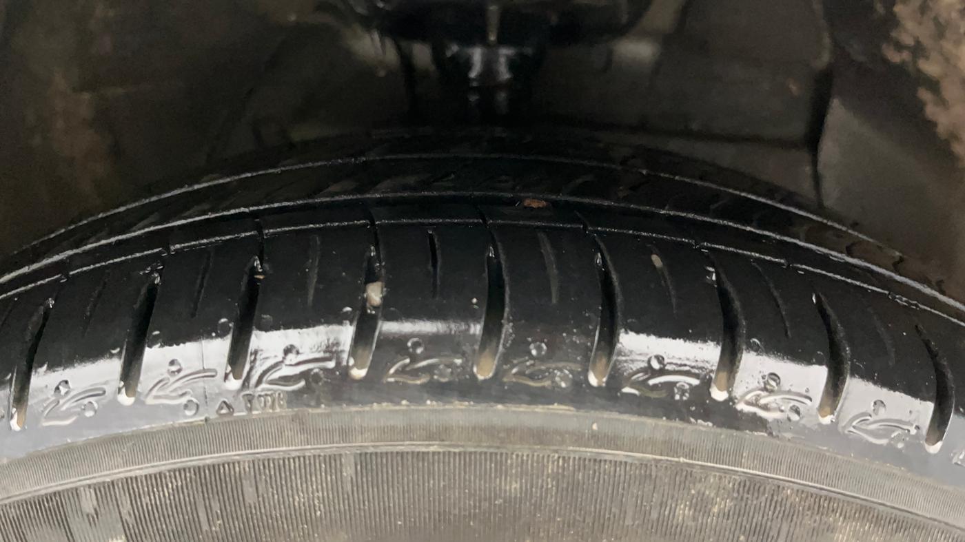 2023 Hyundai AURA SX PLUS 1.2 AMT, Petrol, Automatic, 22,764 km, Right Front Tyre Tread
