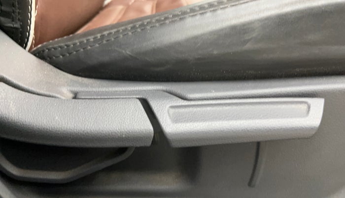 2023 Hyundai AURA SX PLUS 1.2 AMT, Petrol, Automatic, 22,764 km, Driver Side Adjustment Panel