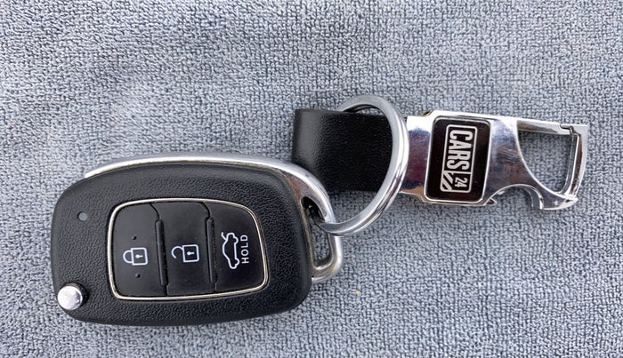 2021 Hyundai GRAND I10 NIOS MAGNA 1.2 KAPPA VTVT CNG, CNG, Manual, 42,212 km, Key Close Up