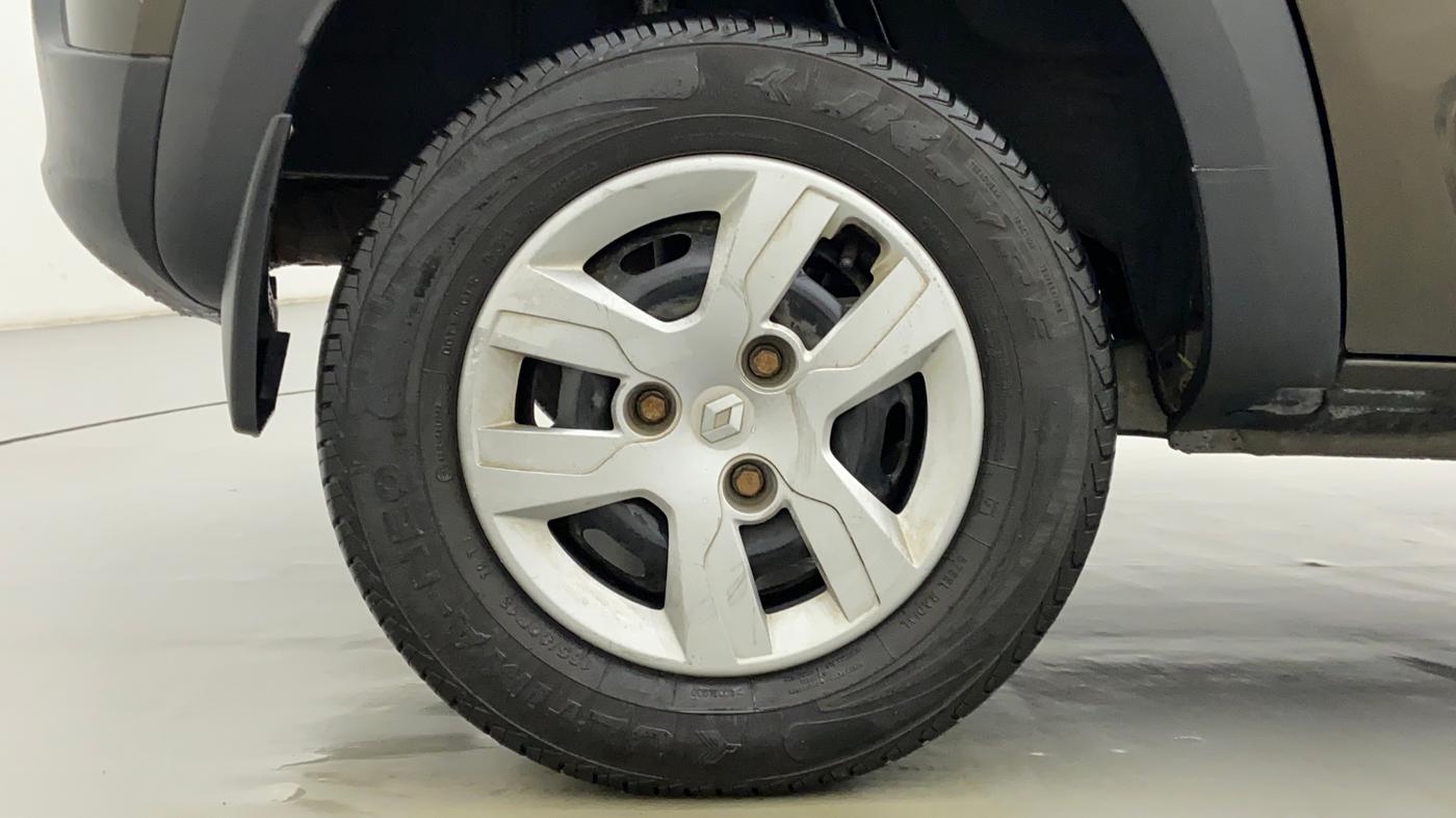 2017 Renault Kwid 1.0 RXT Opt, Petrol, Manual, 21,074 km, Right Rear Wheel