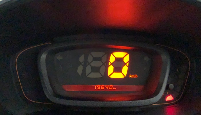 2017 Renault Kwid 1.0 RXT Opt, Petrol, Manual, 21,074 km, Odometer Image