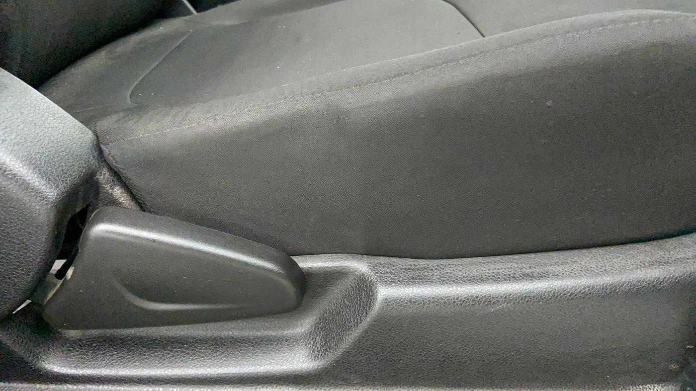 2017 Renault Kwid 1.0 RXT Opt, Petrol, Manual, 21,074 km, Driver Side Adjustment Panel