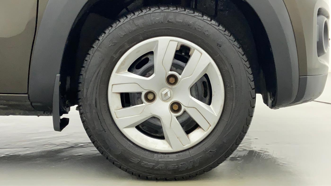 2017 Renault Kwid 1.0 RXT Opt, Petrol, Manual, 21,074 km, Right Front Wheel