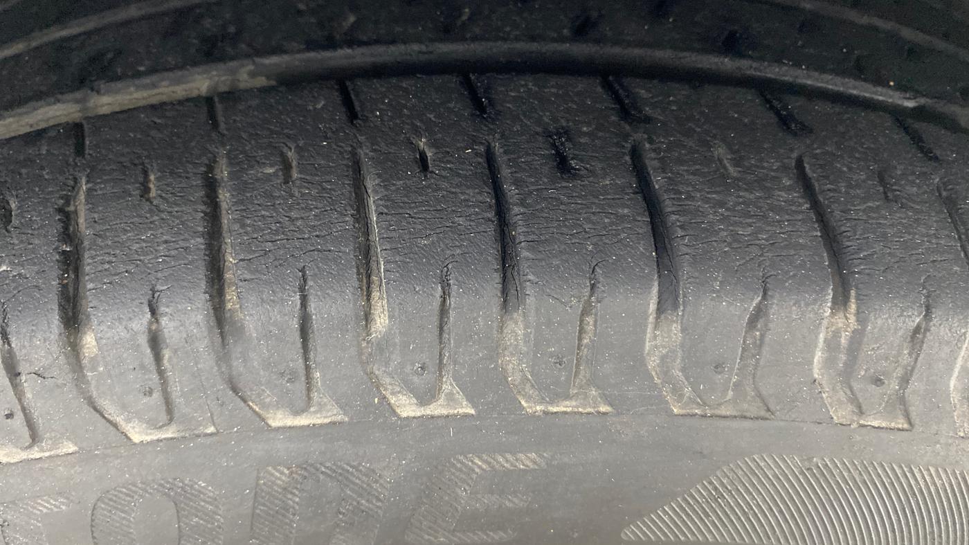2012 Renault Pulse RXL DIESEL, Diesel, Manual, 1,36,207 km, Right Front Tyre Tread
