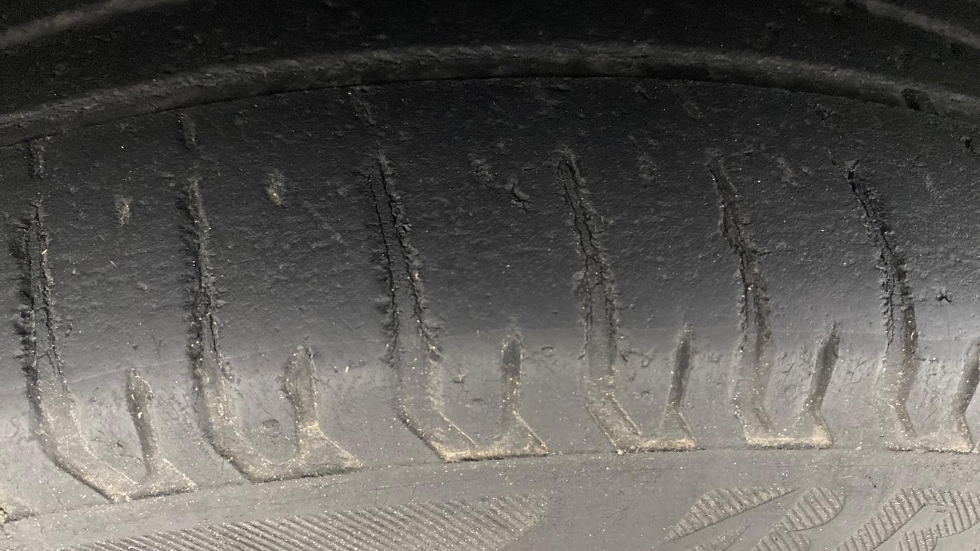 2012 Renault Pulse RXL DIESEL, Diesel, Manual, 1,36,207 km, Left Front Tyre Tread
