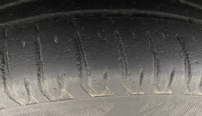 2012 Renault Pulse RXL DIESEL, Diesel, Manual, 1,35,300 km, Left Front Tyre Tread